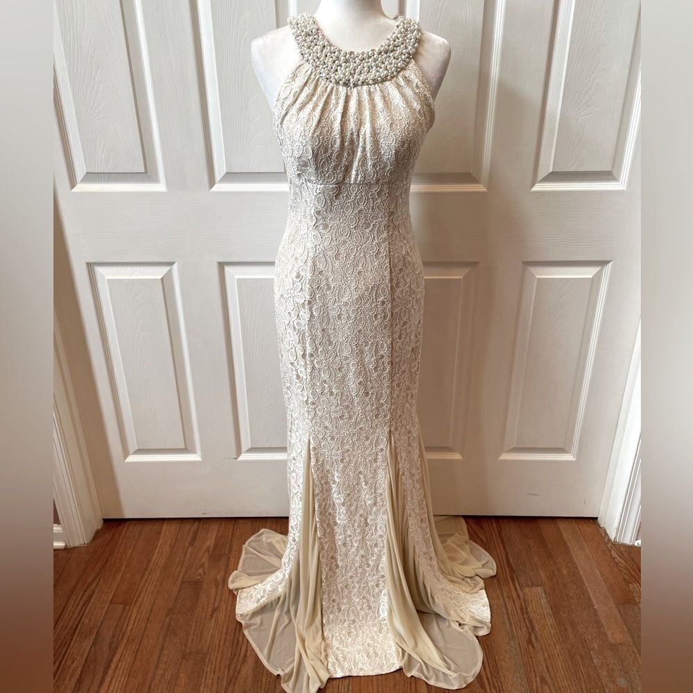 Cache Champagne Lace Gown with Pearl Neck and Godet Mesh Insert Size 4 EUC
